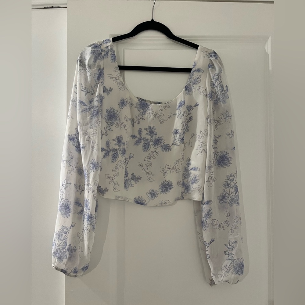 House of Harlow Top 🩵🤍